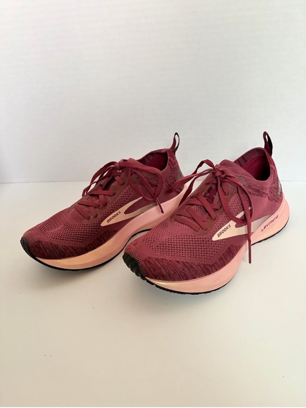 Brooks Road Running Sneakers Levitate 4 Shoes Cushioned Trainers Pink Red Size 6 - Picture 6 of 16